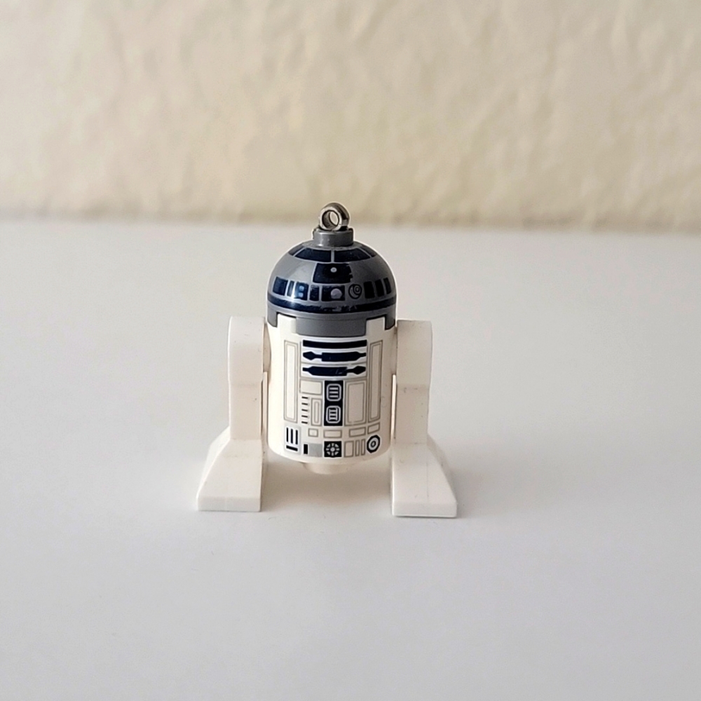 R2D2 lego keychain